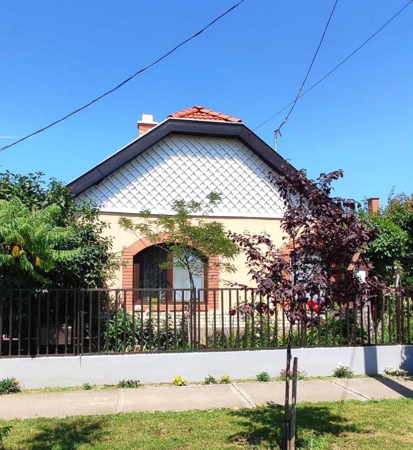 Bundik Vendégház Berettyóújfalu Esterno foto